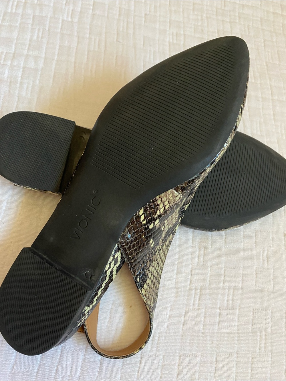 VIONIC Black and Cream Snake-Print Pointed Slingback Flats - Picture 7 of 7